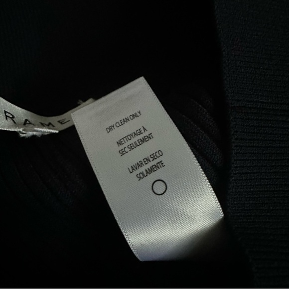 NWOT Frame Ribbed Knit Crop Kick Sweater Pant - Navy - Size Large - Picture 10 of 10